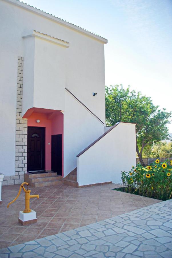 Apartments With A Parking Space Pag - 11358 Pag Town Esterno foto