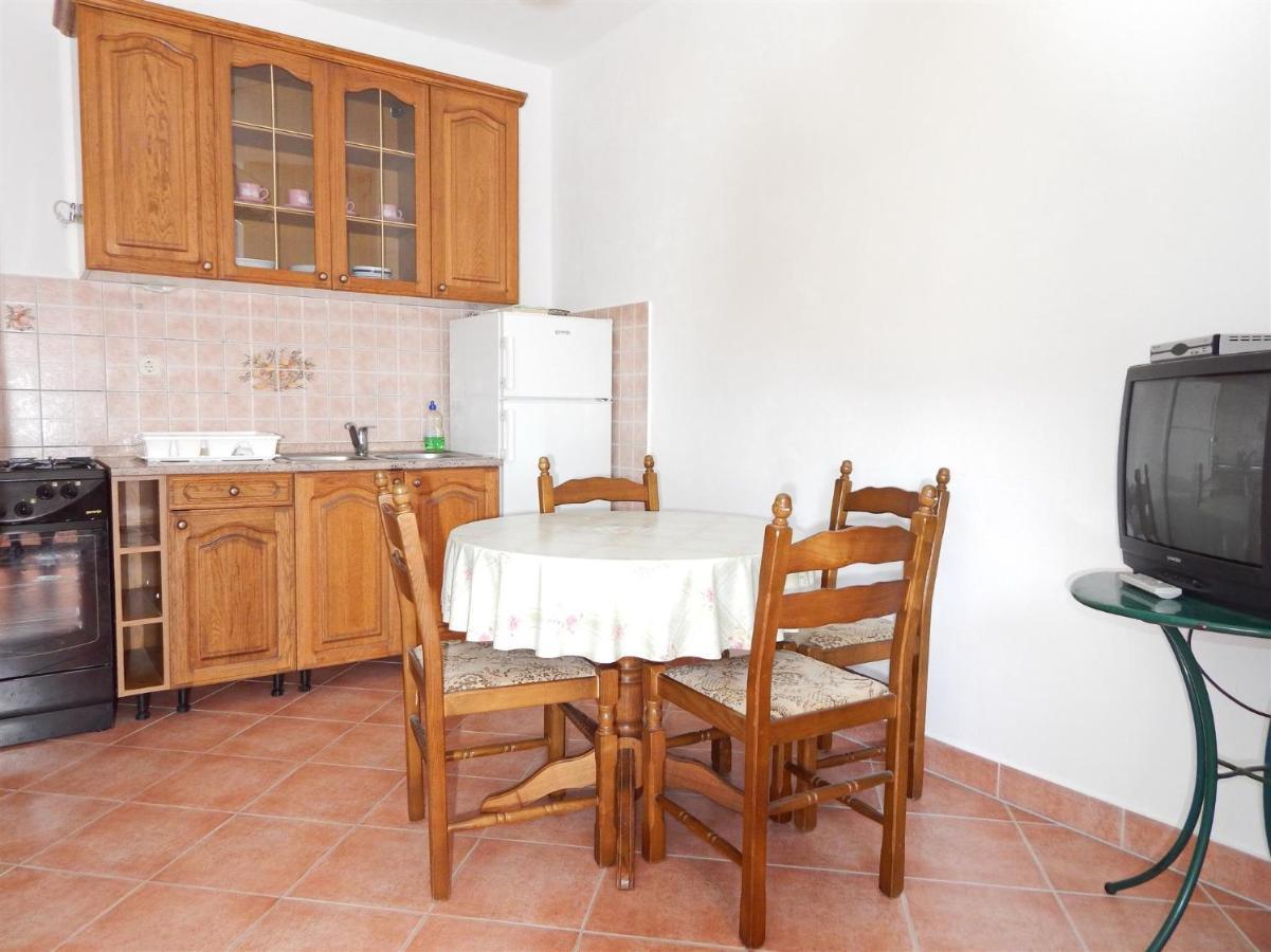 Apartments With A Parking Space Pag - 11358 Pag Town Esterno foto
