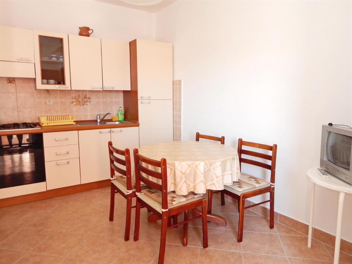 Apartments With A Parking Space Pag - 11358 Pag Town Esterno foto